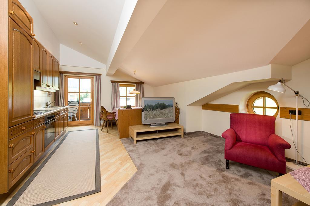 Pension Appartements Alpenblick Maria Alm Extérieur photo